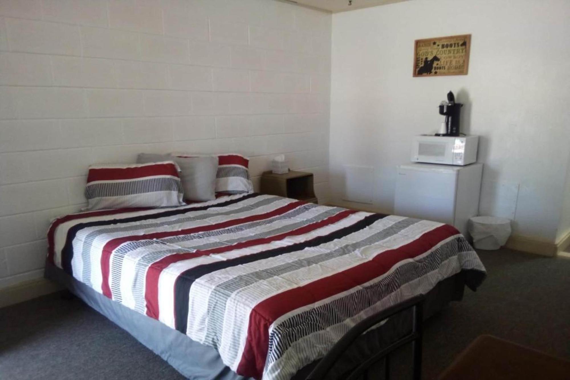 Love Hotels Murdo By Oyo On Interstate 90 Exteriör bild