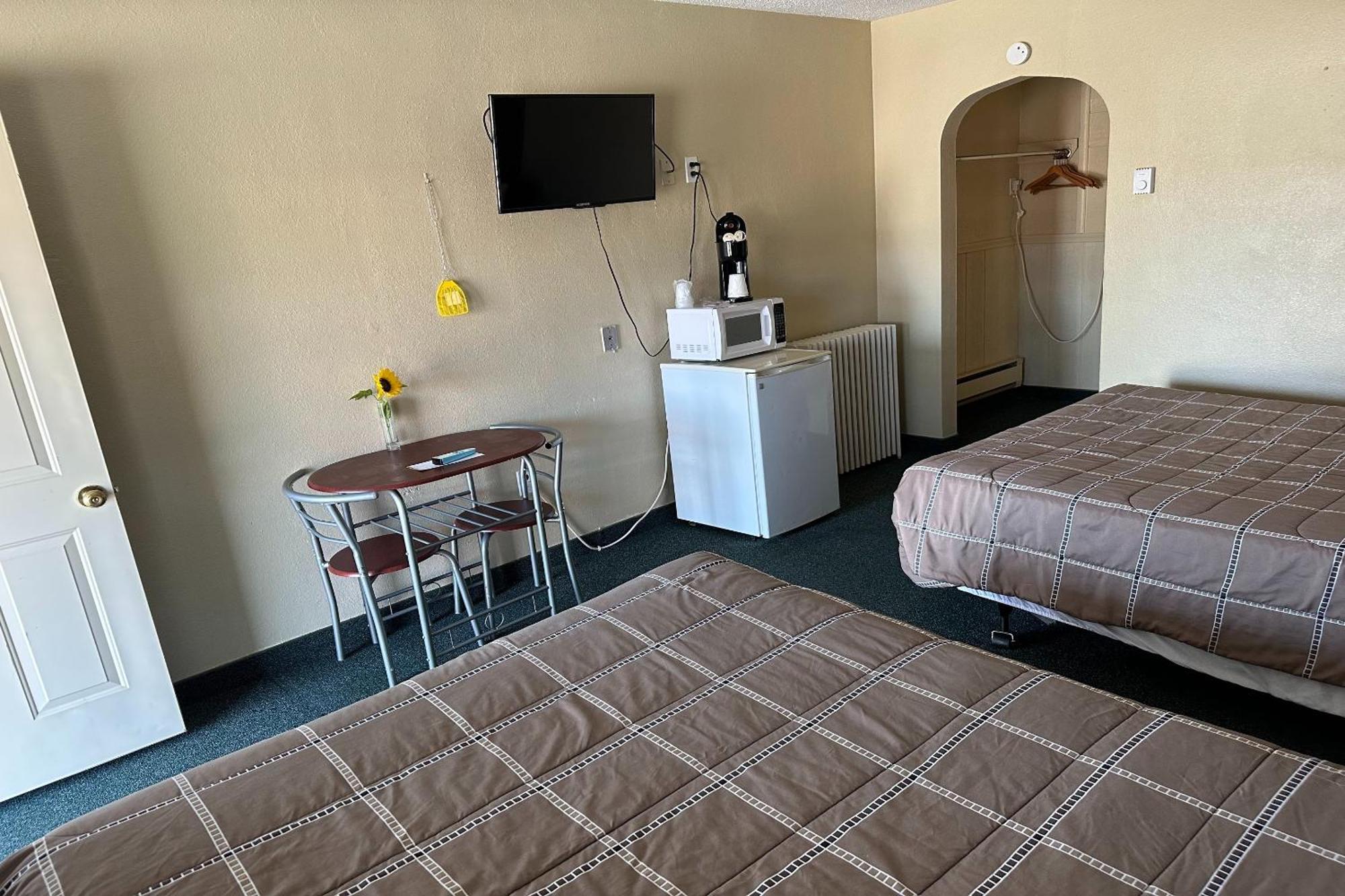 Love Hotels Murdo By Oyo On Interstate 90 Exteriör bild
